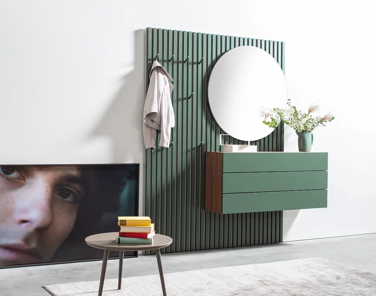 Sudbrock Garderobe Cubo Gruen mit Beistelltisch Mellini rund